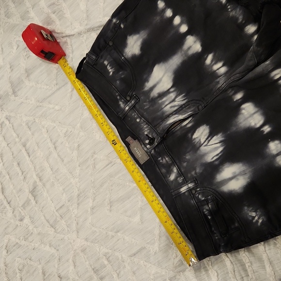 Black and white tie dye Torrid jean shorts size 18! Excellent condition! - Picture 9 of 13